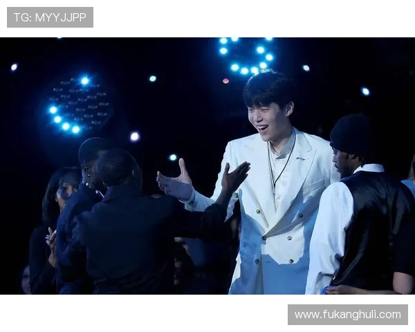 杨瀚森一战创四项新高背打哈腾2+1霸气手势展现顶级策应天赋