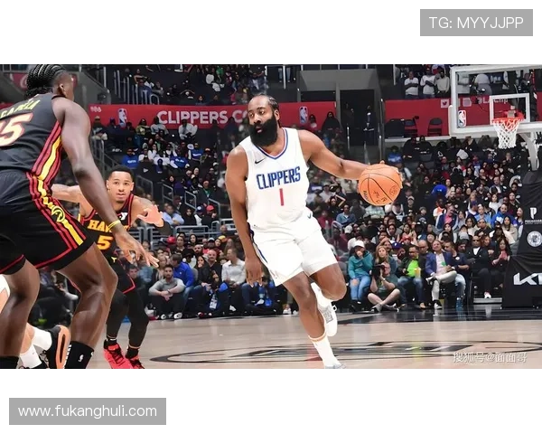 哈登表现起伏不定全场仅得18分下半场状态低迷失误和犯规频频影响球队表现