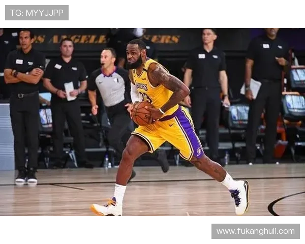 斯波分析最后一攻失误原因鲍威尔与阿德巴约的配合出现偏差 斯波分析最后一攻失误原因鲍威尔与阿德巴约的配合出现偏差